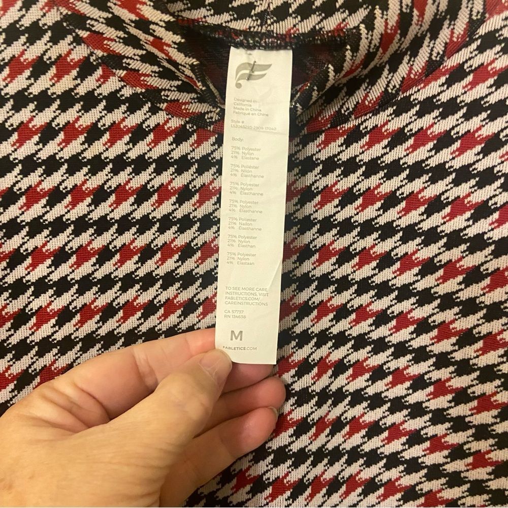 Fabletics Camryn houndstooth crop top size Medium - Picture 6 of 7
